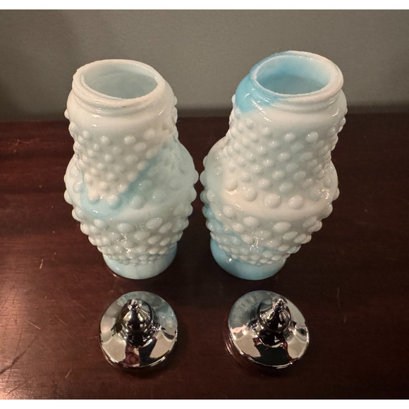 Vintage Kanawha Glass Hobnail Milk Glass Blue Slag Salt Pepper Shakers USA - Picture 5 of 8